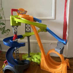 Hot Wheels Race Track