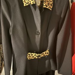 Women’s  Suit 
