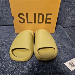 Yezzy Slides "Reain" Size 9 Mens