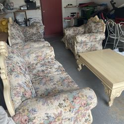 Italian style three-piece room