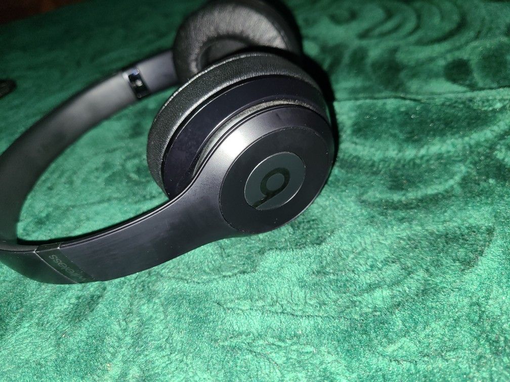 Beats Solo 3 Headphones