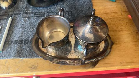 Vintage silver plated creamer and sugar bowel