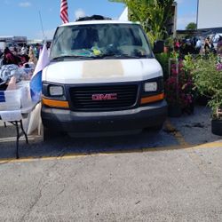 2011 GMC Savana 6 Cylinder For Parts