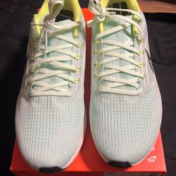 Nike Air Zoom Pegasus Size 12