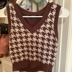 RSQ cropped sweater vest size Medium