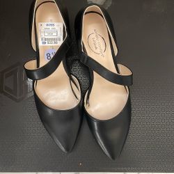 Brand New 8 1/2 Women Shoes 