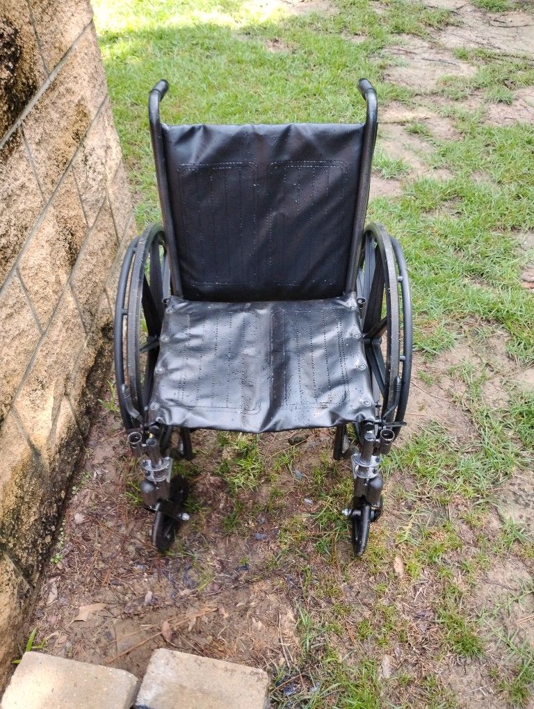 WHEELCHAIR LIKE NEW