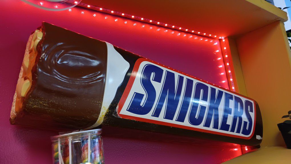 Snickers Display 