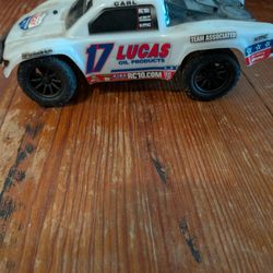 Team Associated SC28