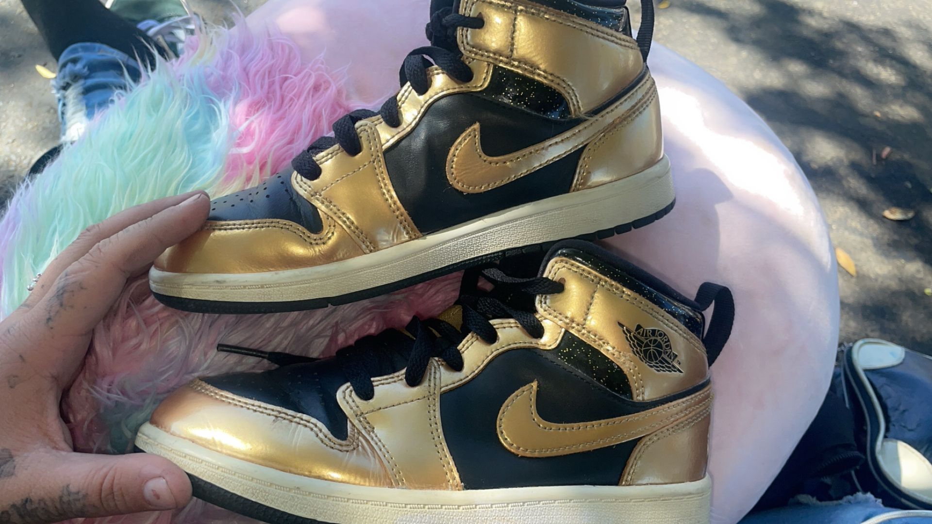 Jordan 1 Metallic Gold 