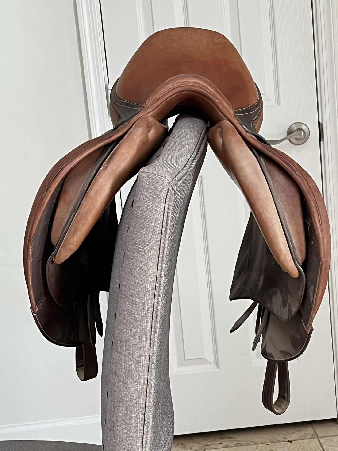 Jumping Saddle