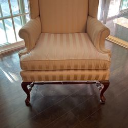 Its. A Nice Hi Chair  Color Is Cream In  Very Nice Condition 