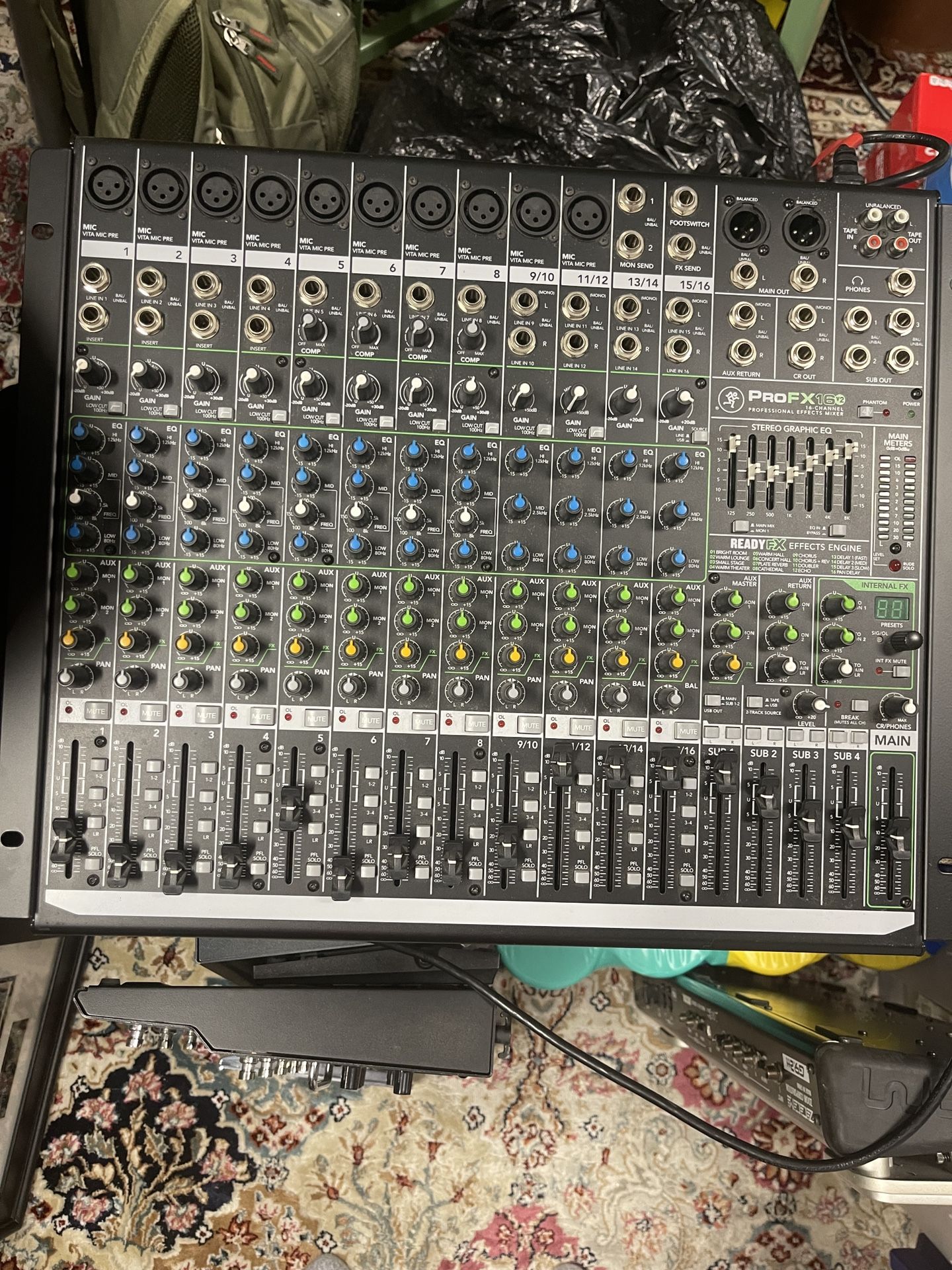 Mackie ProFX16v2 16-channel Mixer