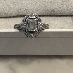 GIA CERTIFIED Emerald Cut Diamond Ring