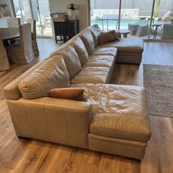 Couch / Sectional 