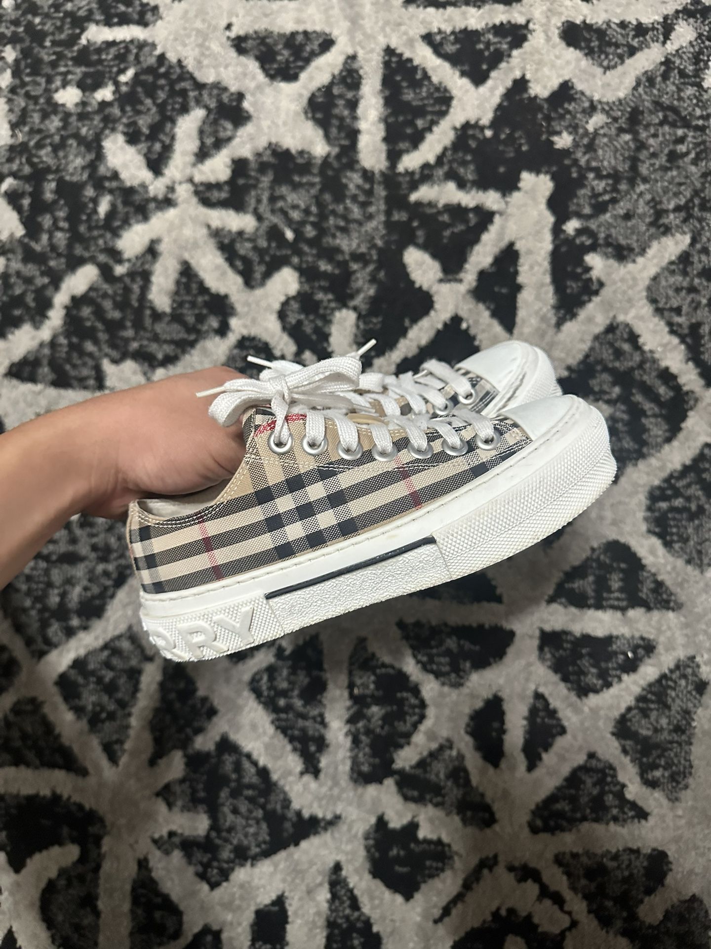 Burberry shoes