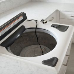 2022 Whirlpool Top Load Washer Dryer Set Like New Electric Smart - Sunnyvale, CA