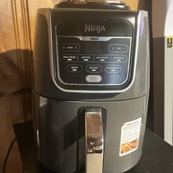 Ninja  Max Freidora de Aire XL that Air Fry's, Asado Al Aire, Hornea, Recalienta, Deshidrata con Capacidad de 5.5 Cuartos y un Acabado de Alto Bri