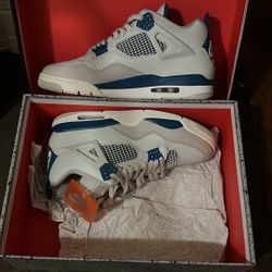 Air Jordan 4 Retro (shoes)