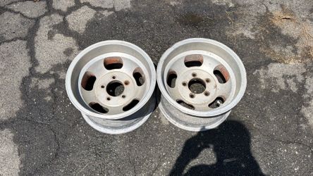 Two 15x8.5 Inch slotted mags For Chevy Or gmc Truck, Van, or Suburban