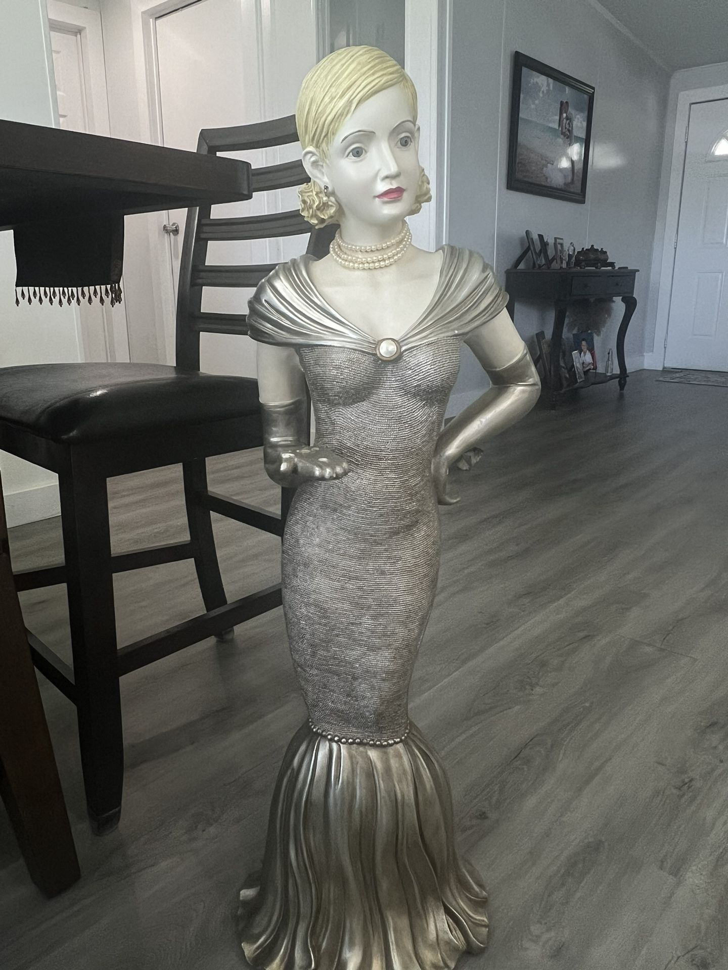 Bombay Nicolette the Hostess Butler Statue Side Table, 40-inch High