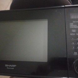 Microwave Sharp black