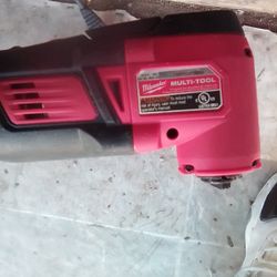 Milwaukee Multi Tool 