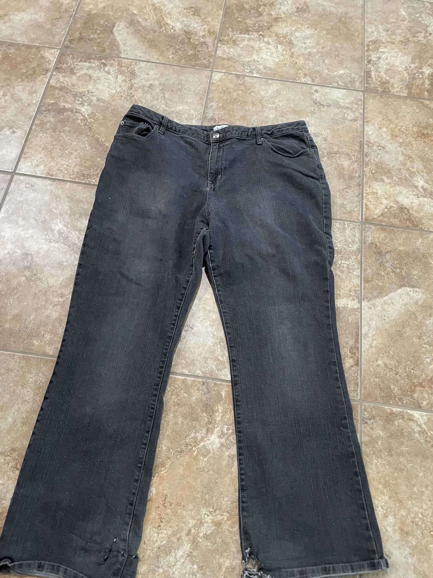 PANTS AND JEANS (12$ EACH)