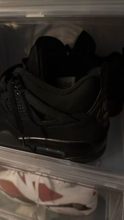 Jordan 4 retro black cat (2025) size 10