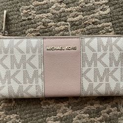 Michael Kors Jet Set Vanilla 3/4 Zip Wallet