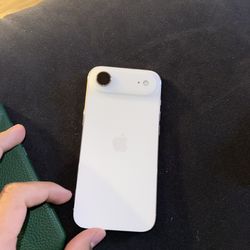 iPhone Air White 256GB – Excellent Condition (2 weeks use)