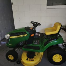 100 Series John Deere Rider