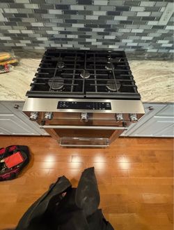🔥 KitchenAid Gas Oven/Range – $650 🔥