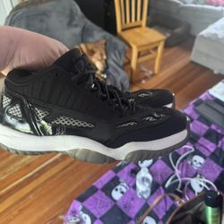 Jordan 11 Retro Low IE Size 10