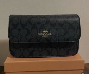 Coach Signature Clutch Wallet Bag