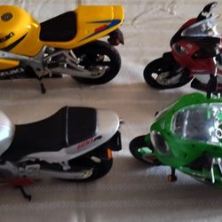 Previously Owned Motorcycle Set Scale 1:12