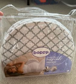 Boppy pregnancy wedge pillow