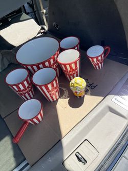Popcorn Set 1 Large, 4 Little Ones, 2 Salt Shakers
