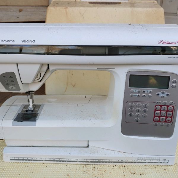 Husqvarna Viking Platinum 950e Sewing Machine W/Monogrammer for Sale in