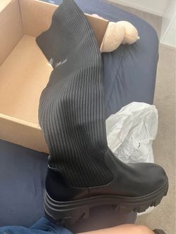 Dream pair Boots For Women size 8.5