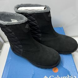 Columbia Women Boots Size9