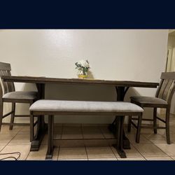 Dinning Table 