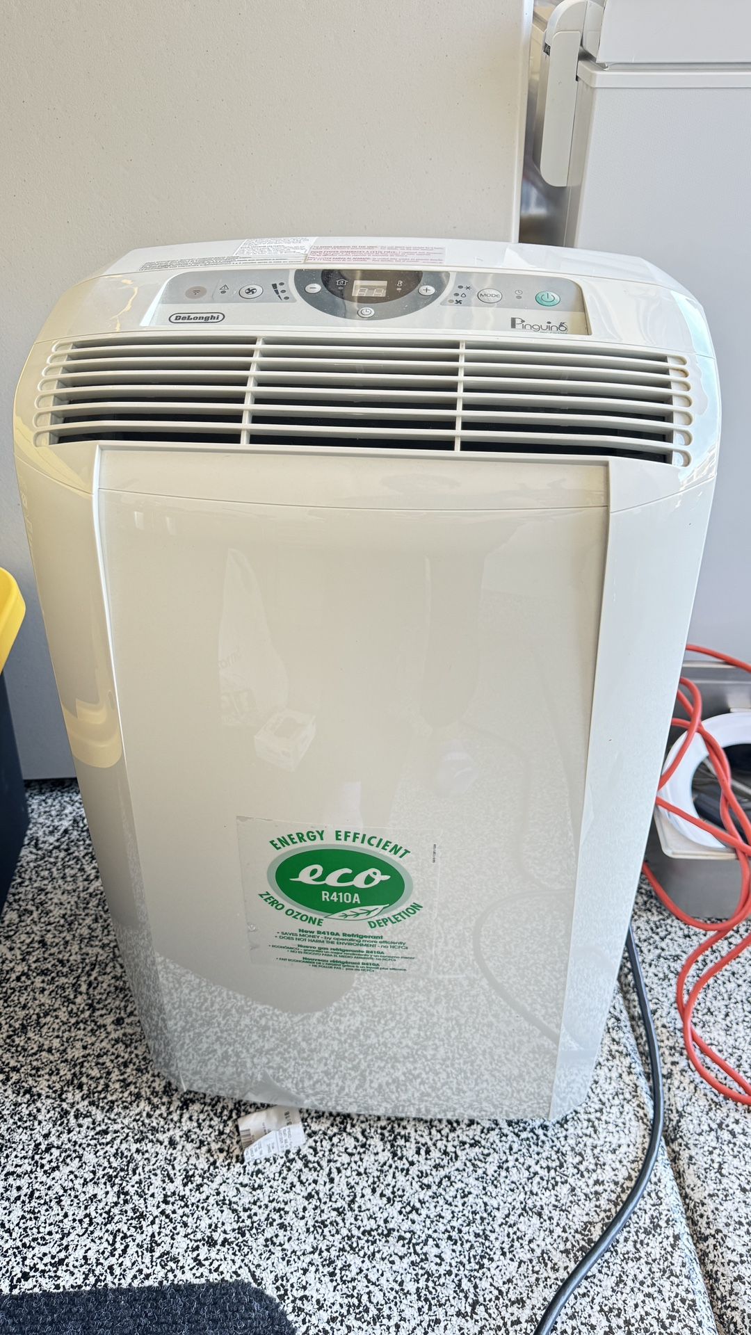 AIR CONDITIONER: DELONGHI MODEL PINGUINO PAC CN120E 24 900053 P032773, TESTED, HAS ACCESSORIES WITH IT