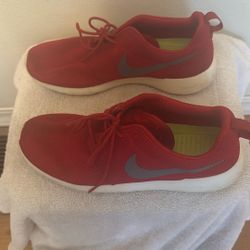 Nike Roshe run men’s size 10.5