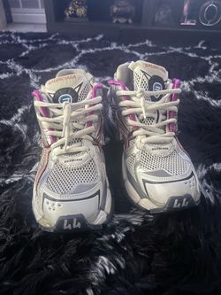 Size 11, Multi color runner shoe