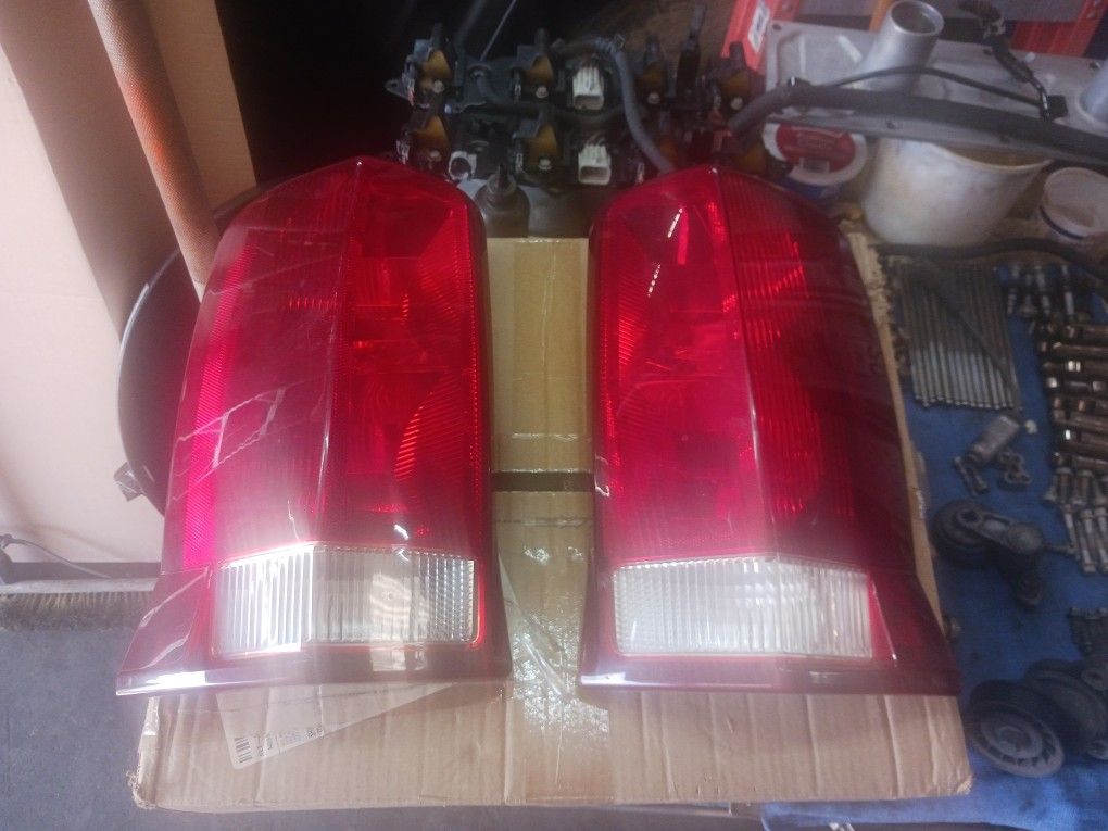 Escalade Taillights 2003/2006 Nice