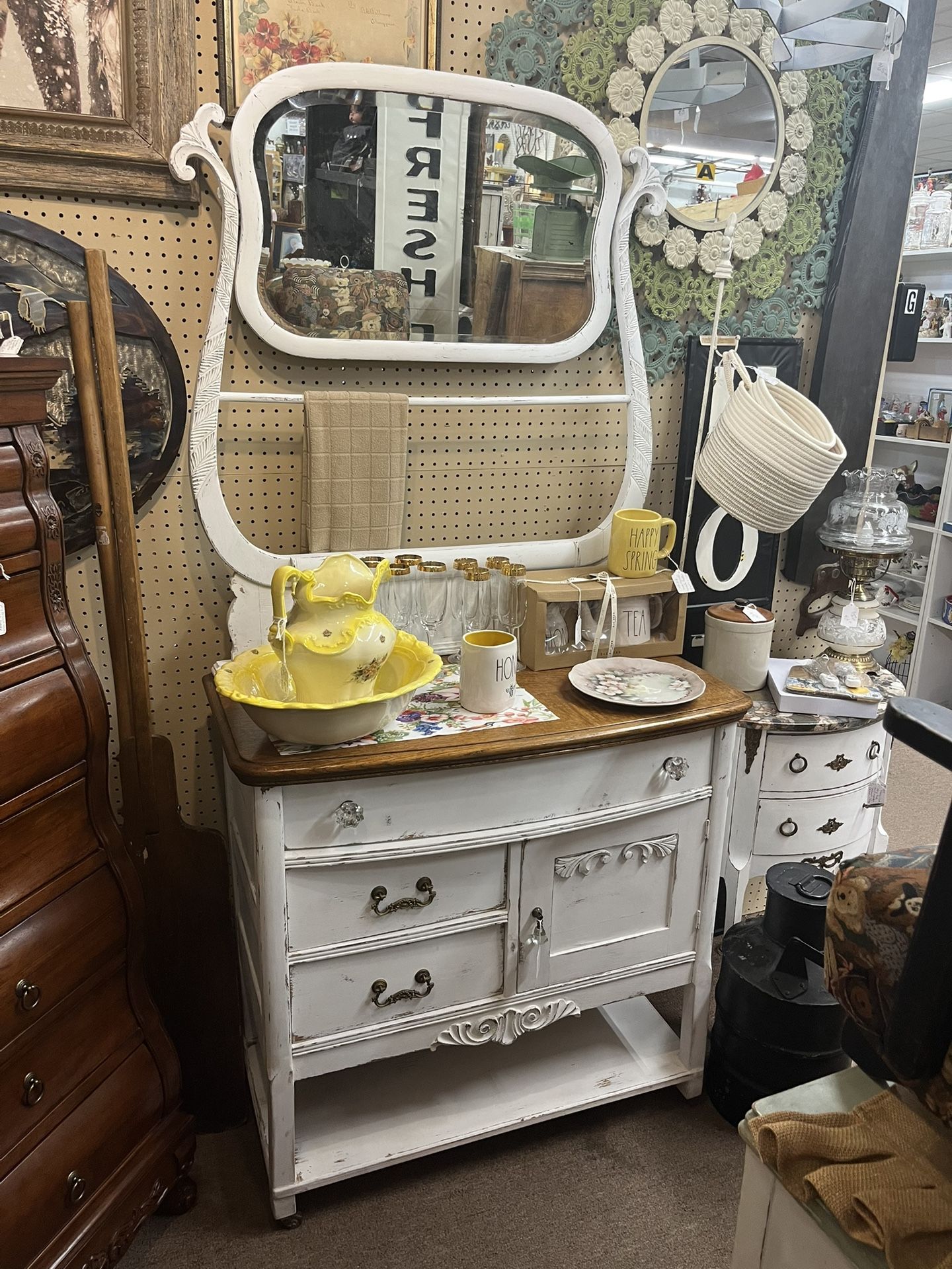 Antique White Distressed Washstand