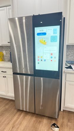 Samsung Bespoke 29 cu. ft. 4-Door Flex Refrigerator with a 32-inch AI Family Hub+ touchscreen