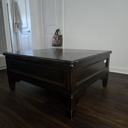 Coffee/Living Room Table