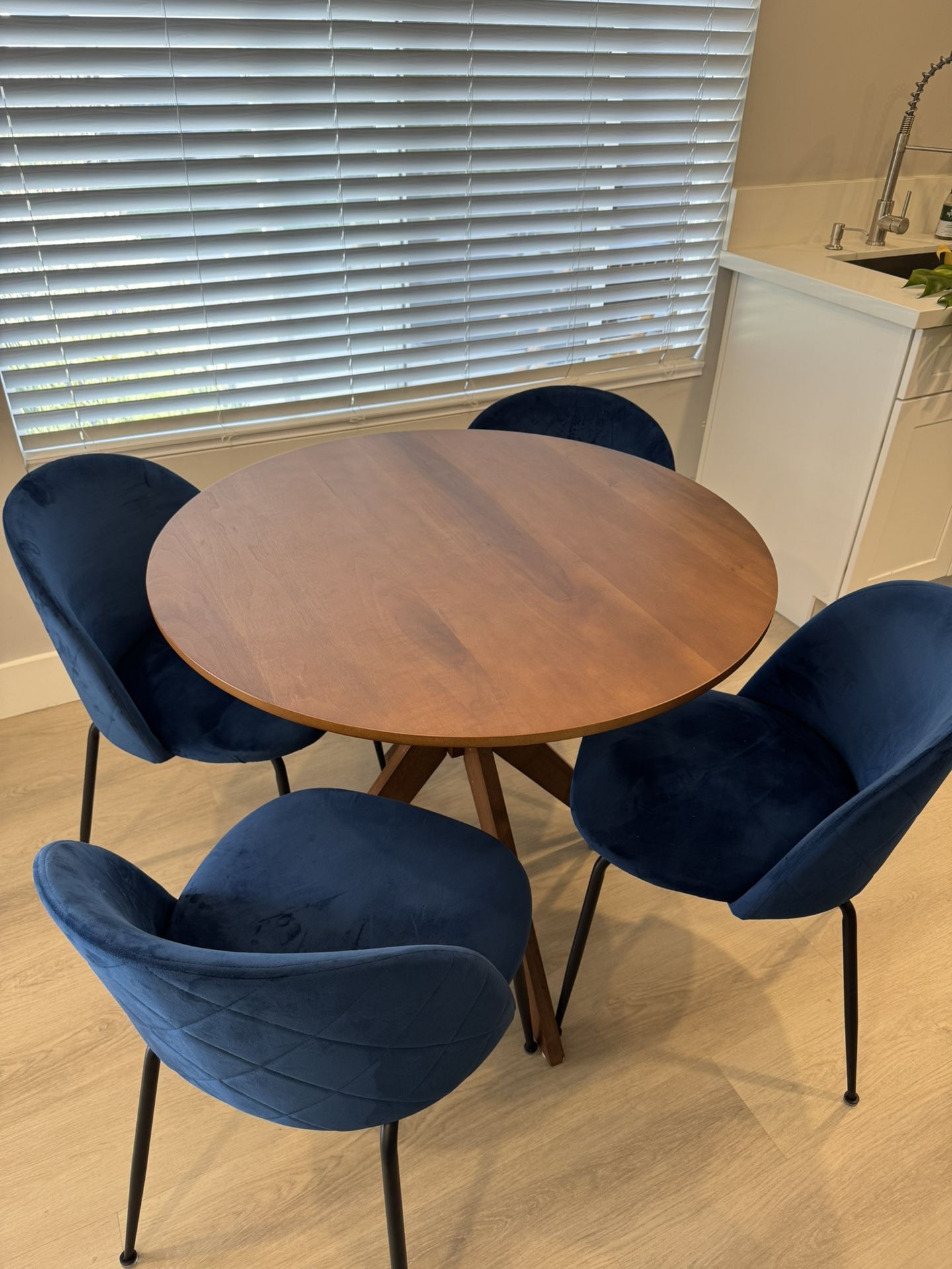Dining Table With Chairs